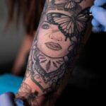 como-cuidar-da-tatuagem-no-segundo-dia-guia-completo